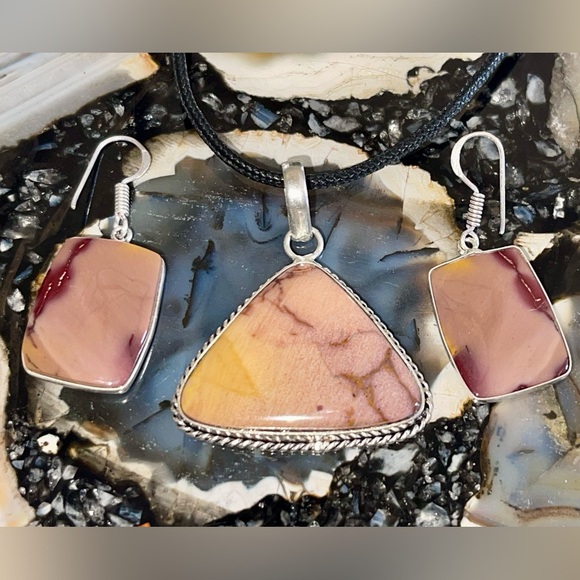 Mookaite Pendant & Earrings Set - Picture 7 of 14